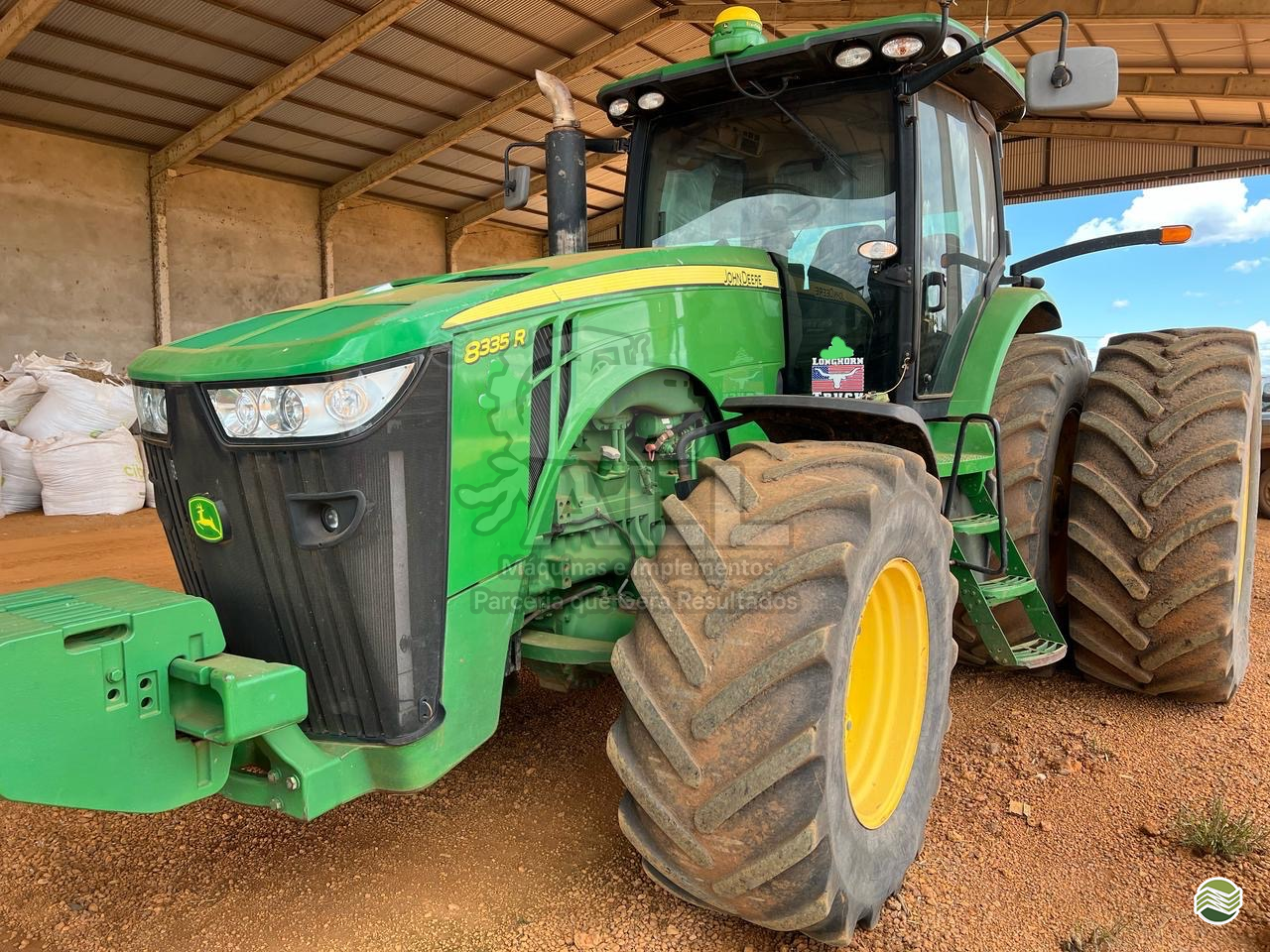 TRATOR JOHN DEERE JOHN DEERE 8335R Tração 4x4 ALL Máquinas e Implementos RONDONOPOLIS MATO GROSSO MT